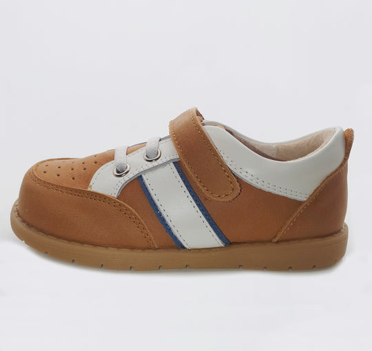 Atti and Anna Caleb Leather Sneaker Tan / Light Brown